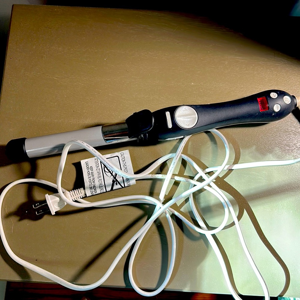 Beachwaver Co. S1 Rotating Curling Iron